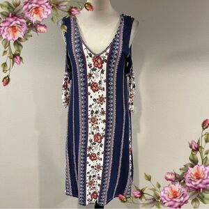 Alya Floral cold shoulder short sleeve V-Neck Dress size large